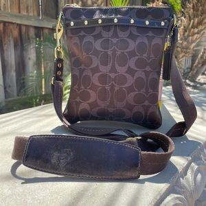 Coah Crossbody